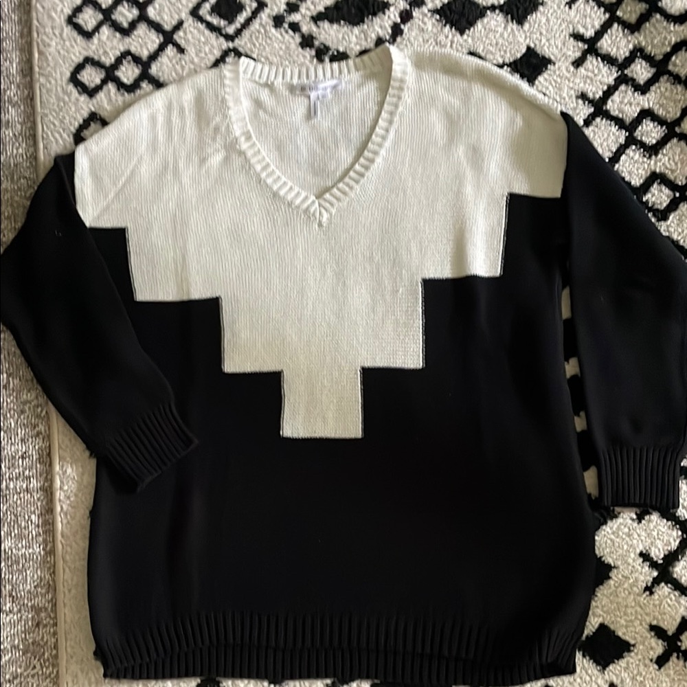 Black and White Geometric Sweater by BCBGeneration